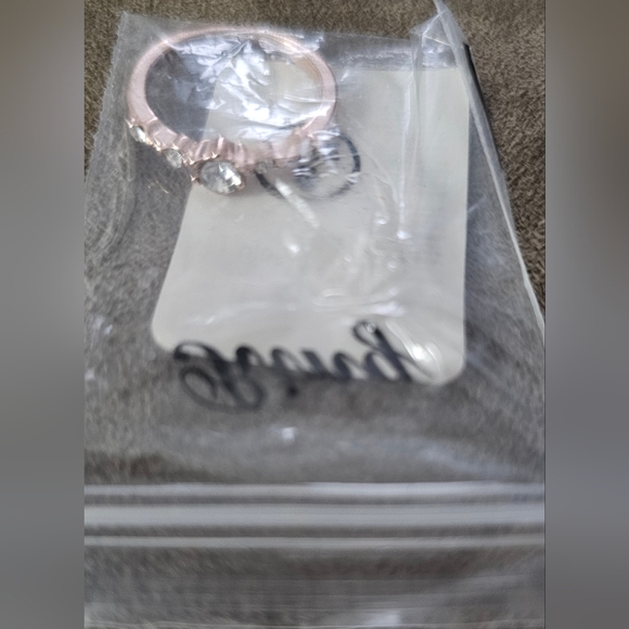 Luxurious Delicate Zirconia Ring SZ6 - Picture 6 of 6